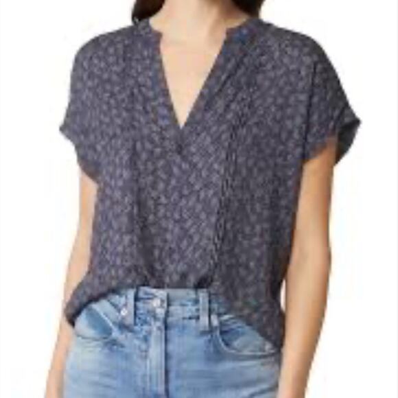 Treasure & Bond Womens Blue Paisley Short Sleeve Button Front VNeck Blouse M NWT - Picture 1 of 11